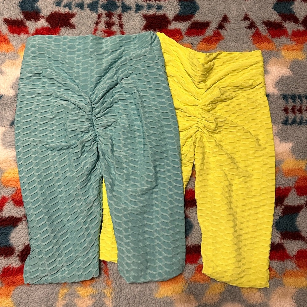 Booty-enhancing leggings - "TikTok leggings" NWOT